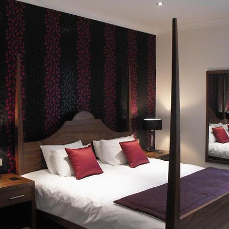 The Boleyn Hotel Staines-upon-Thames Eksteriør bilde
