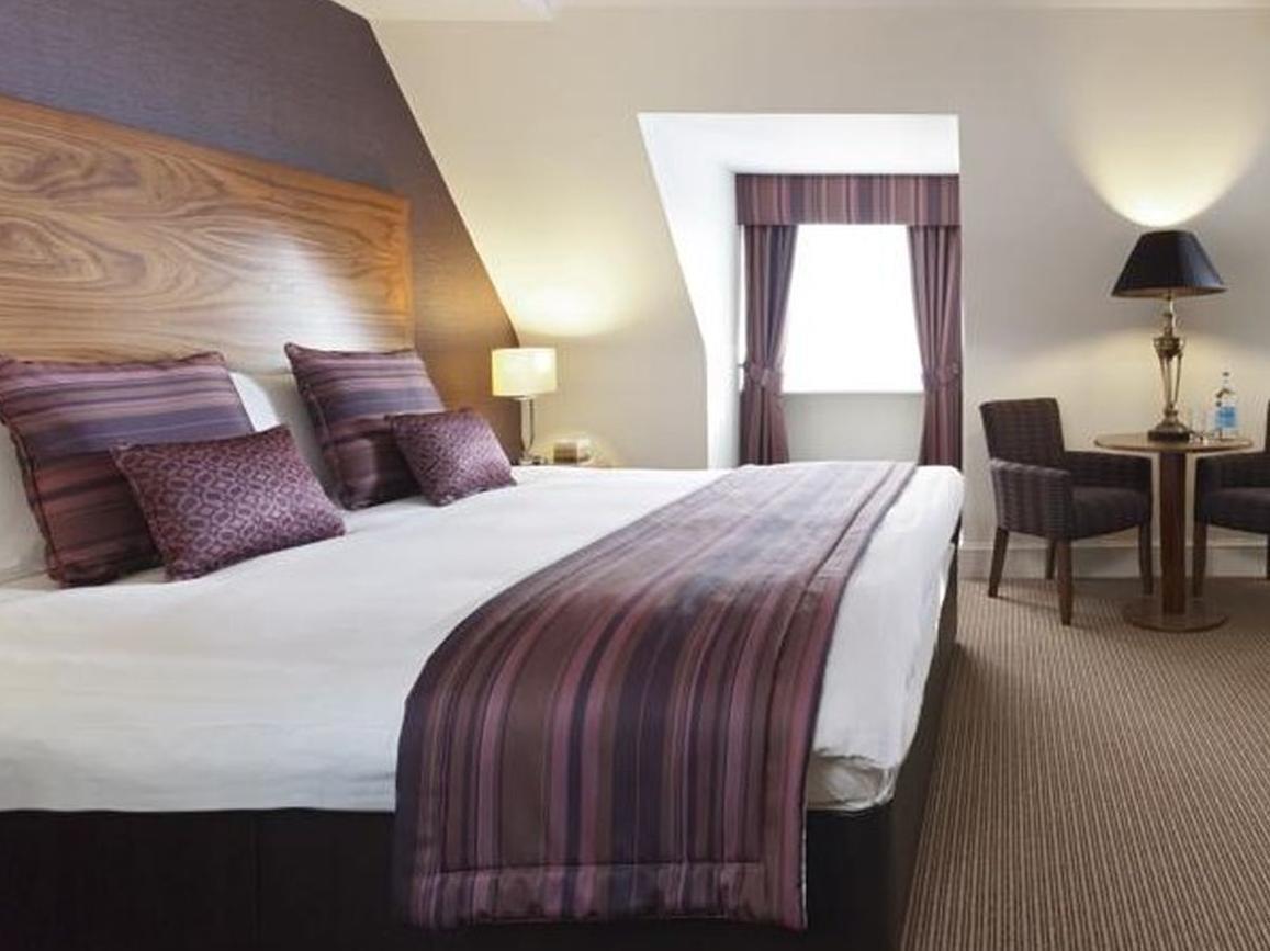 The Boleyn Hotel Staines-upon-Thames Eksteriør bilde